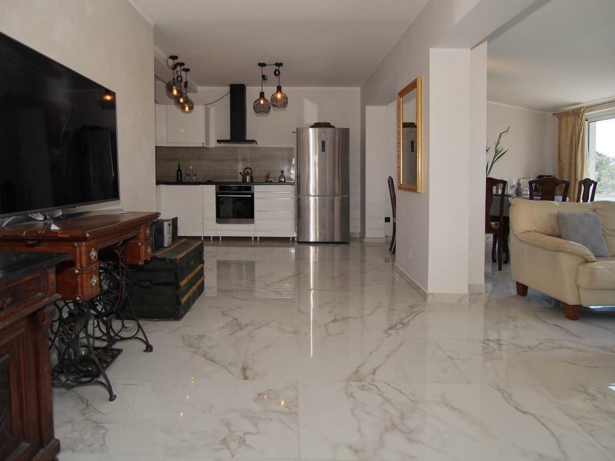 Telefon Apartment *