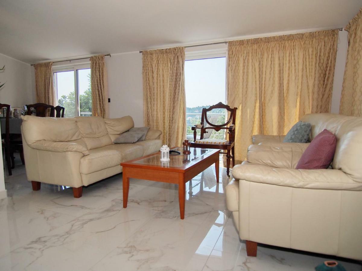Telefon Apartment *