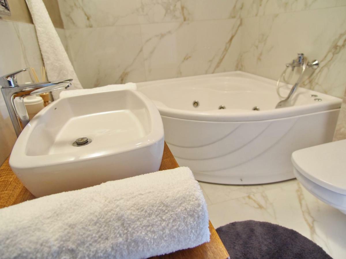 Apartman Telefon *